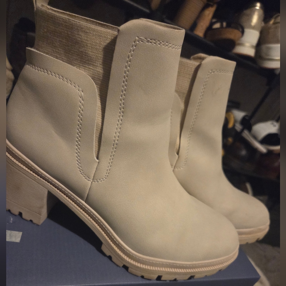 Women's Cream Ankle Boots